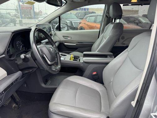 2021 Toyota Sienna XLE 7 Passenger