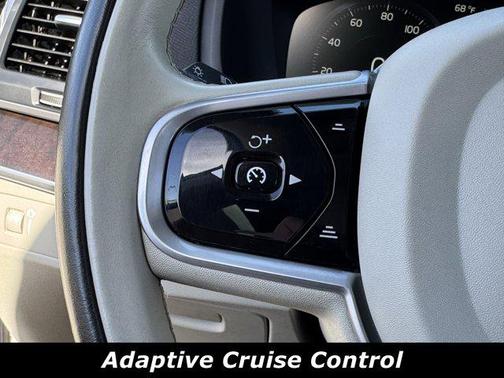 2019 Volvo XC90 T6 Momentum