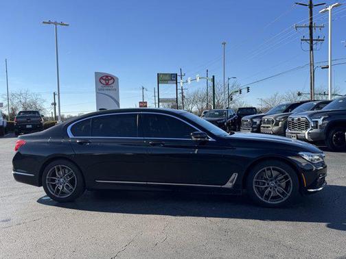 2018 BMW 750 i xDrive