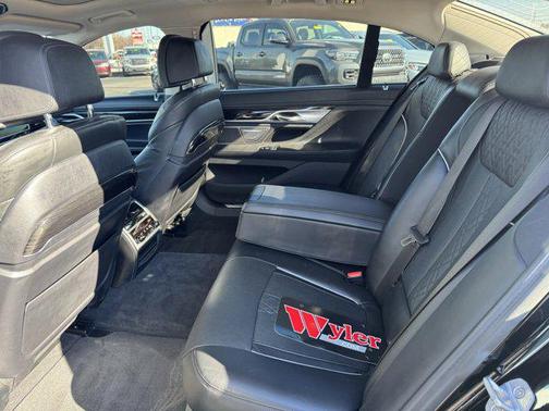 2018 BMW 750 i xDrive