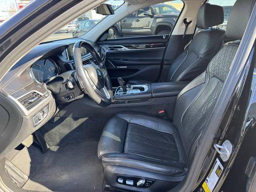 2018 BMW 750 i xDrive