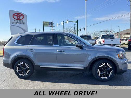 2023 Kia Telluride S