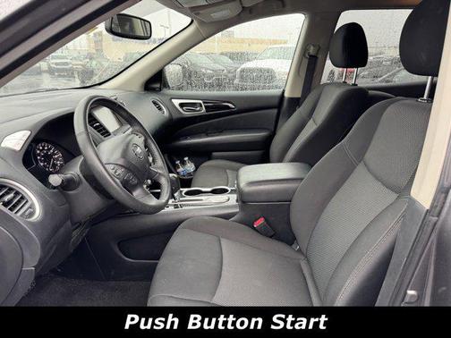 2020 Nissan Pathfinder SV