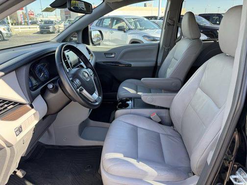 2019 Toyota Sienna XLE