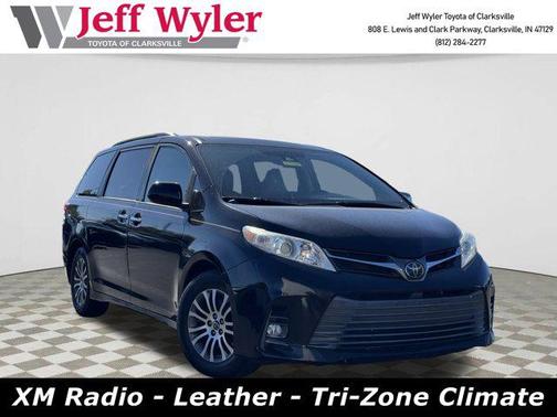 2019 Toyota Sienna XLE