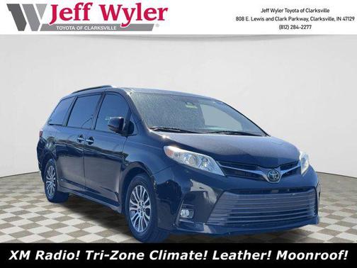 2019 Toyota Sienna XLE