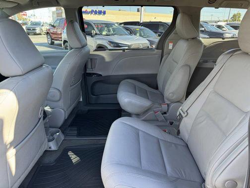 2019 Toyota Sienna XLE