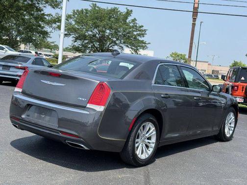 2016 Chrysler 300 S