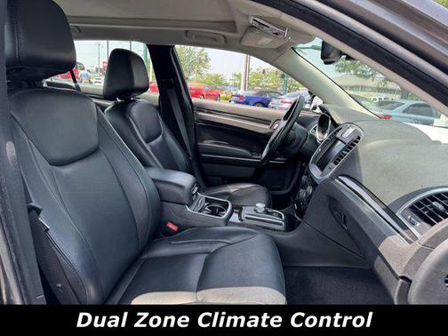 2016 Chrysler 300 S