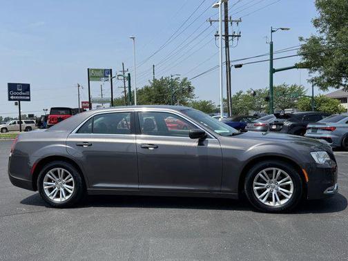 2016 Chrysler 300 S
