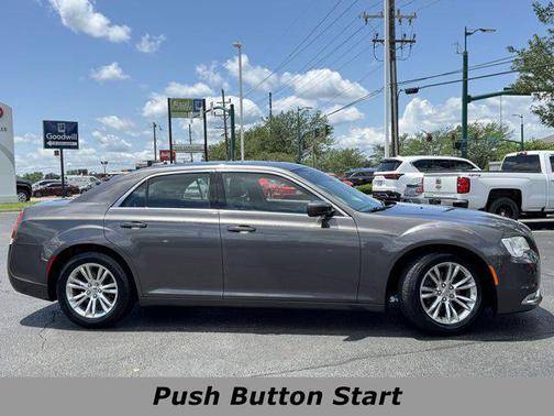 2016 Chrysler 300 S