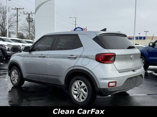 2021 Hyundai VENUE SE