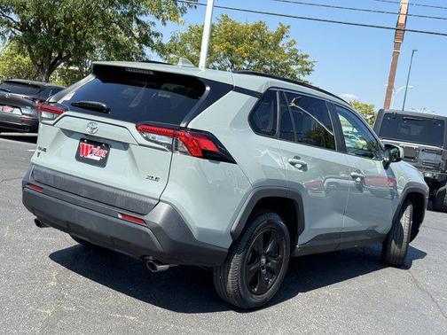 2020 Toyota RAV4 XLE