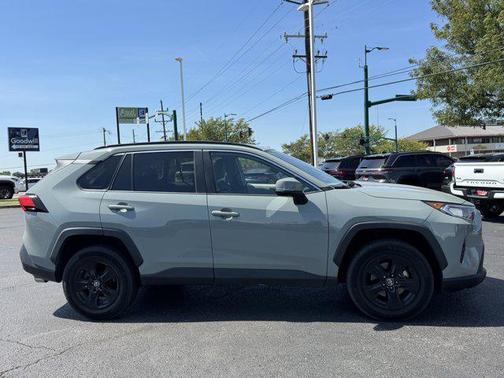 2020 Toyota RAV4 XLE