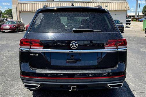 Deep Black Pearl 2022 Volkswagen Atlas 3.6L SE w/Technology