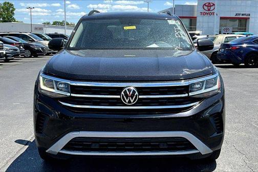 Deep Black Pearl 2022 Volkswagen Atlas 3.6L SE w/Technology