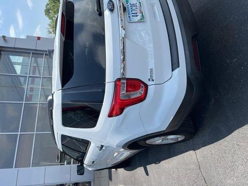 Oxford White 2018 Ford Explorer Base