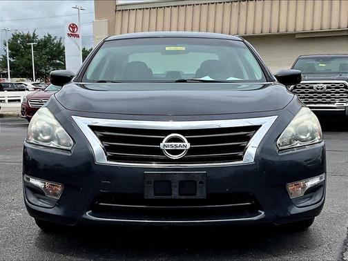 Super Black 2015 Nissan Altima 2.5 SV