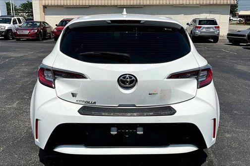 Silver Metallic 2019 Toyota Corolla Hatchback SE
