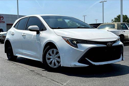 Silver Metallic 2019 Toyota Corolla Hatchback SE