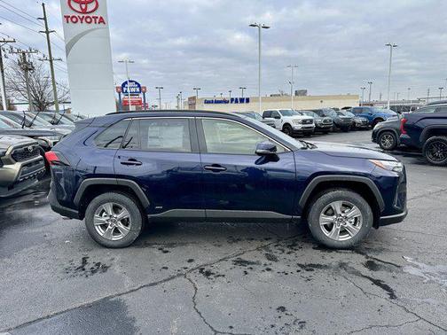 2025 Toyota RAV4 Hybrid XLE