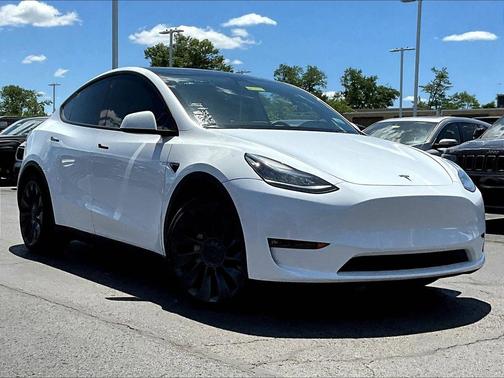 Pearl White Multi-Coat 2022 Tesla Model Y Long Range Dual Motor All-Wheel Drive