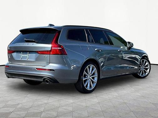 Osmium Grey Metallic 2020 Volvo V60 T5 Momentum