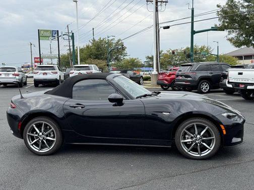 2022 Mazda MX-5 Miata Grand Touring