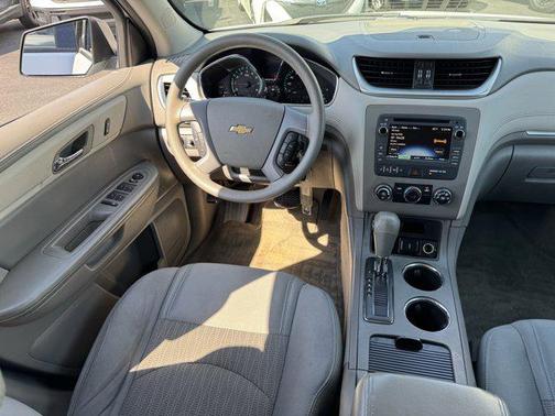 2017 Chevrolet Traverse LS