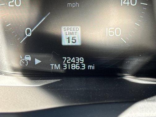 2020 Volvo XC90 T6 Momentum