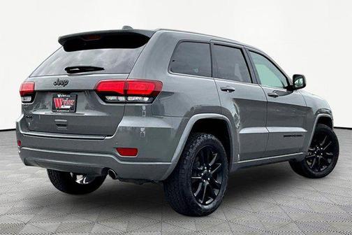 Sting-Gray Clearcoat 2019 Jeep Grand Cherokee Altitude