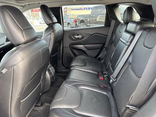 2019 Jeep Cherokee Overland