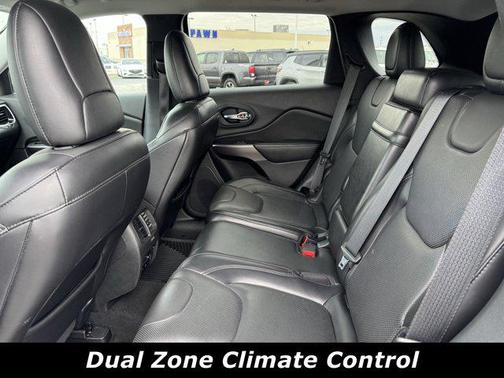 2019 Jeep Cherokee Overland