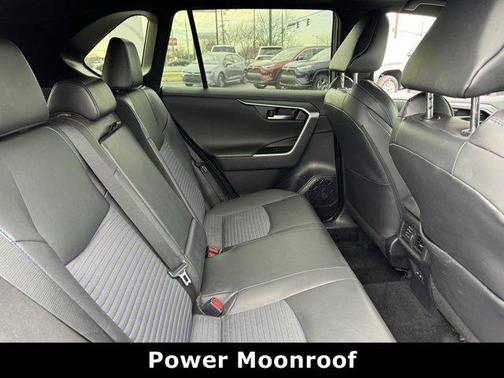 2022 Toyota RAV4 Hybrid SE