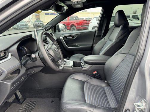 2022 Toyota RAV4 Hybrid SE