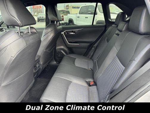 2022 Toyota RAV4 Hybrid SE