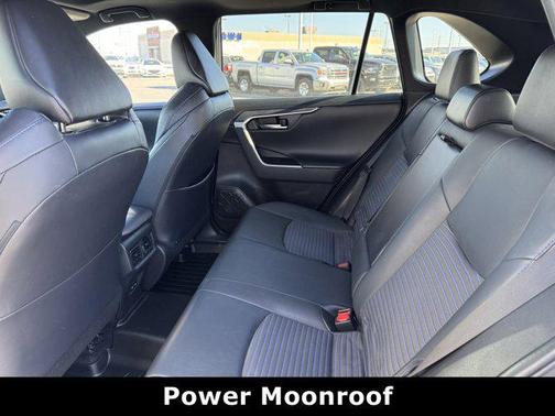 2022 Toyota RAV4 Hybrid SE