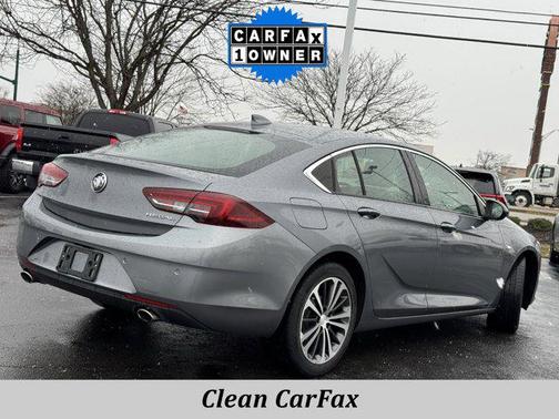 2020 Buick Regal Sportback FWD Essence