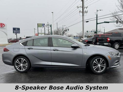 2020 Buick Regal Sportback FWD Essence