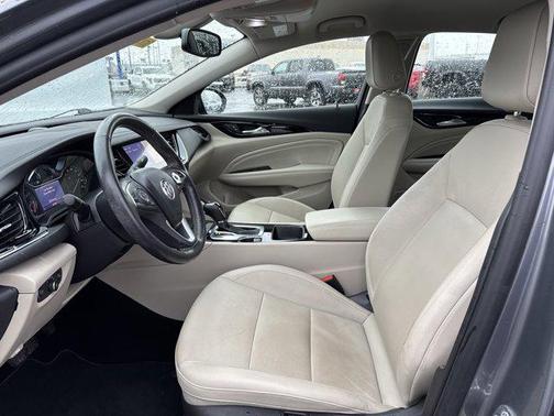 2020 Buick Regal Sportback FWD Essence