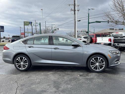 2020 Buick Regal Sportback FWD Essence