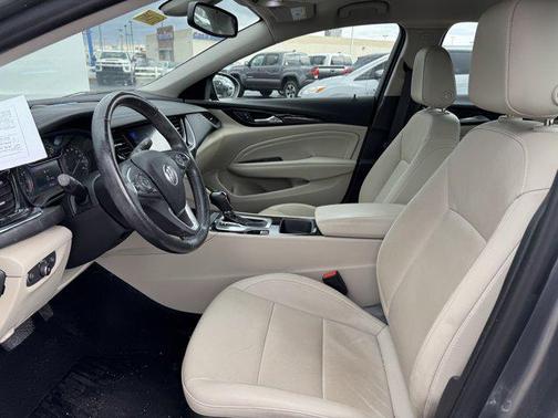 2020 Buick Regal Sportback FWD Essence