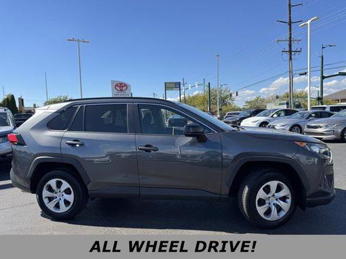 2020 Toyota RAV4 LE