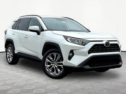 Blizzard Pearl 2021 Toyota RAV4 XLE Premium