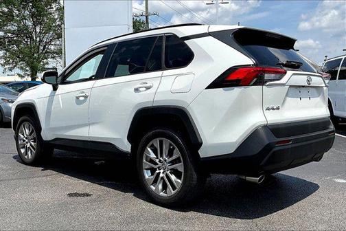 Blizzard Pearl 2021 Toyota RAV4 XLE Premium