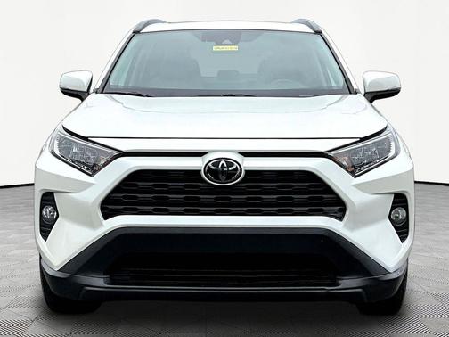 Blizzard Pearl 2021 Toyota RAV4 XLE Premium