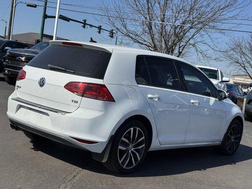 2016 Volkswagen Golf TSI SE 4-Door