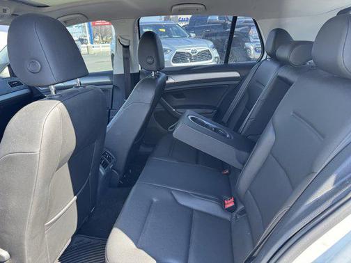 2016 Volkswagen Golf TSI SE 4-Door