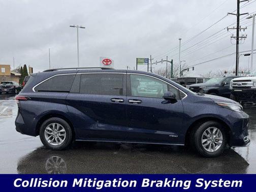 2021 Toyota Sienna XLE 7 Passenger