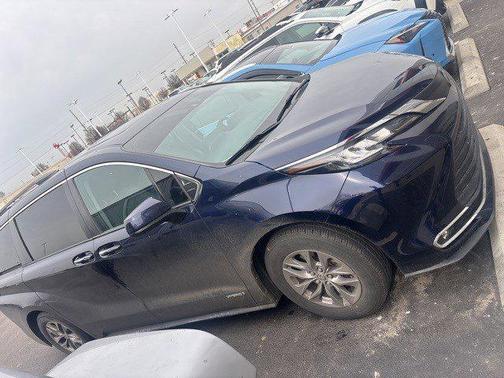 2021 Toyota Sienna XLE 7 Passenger